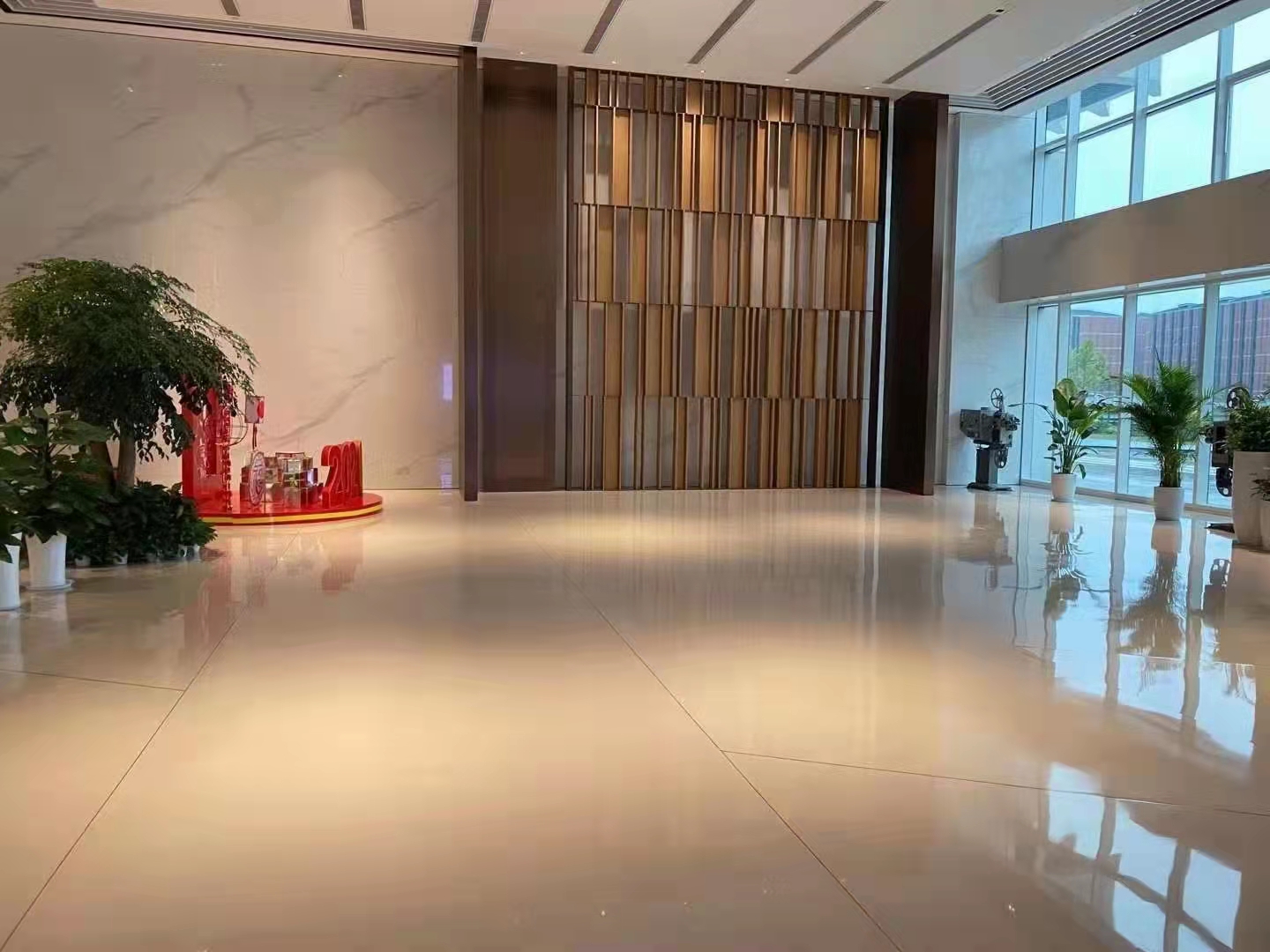 浙江無(wú)機(jī)磨石,杭州磨石地坪,無(wú)機(jī)磨石圖片